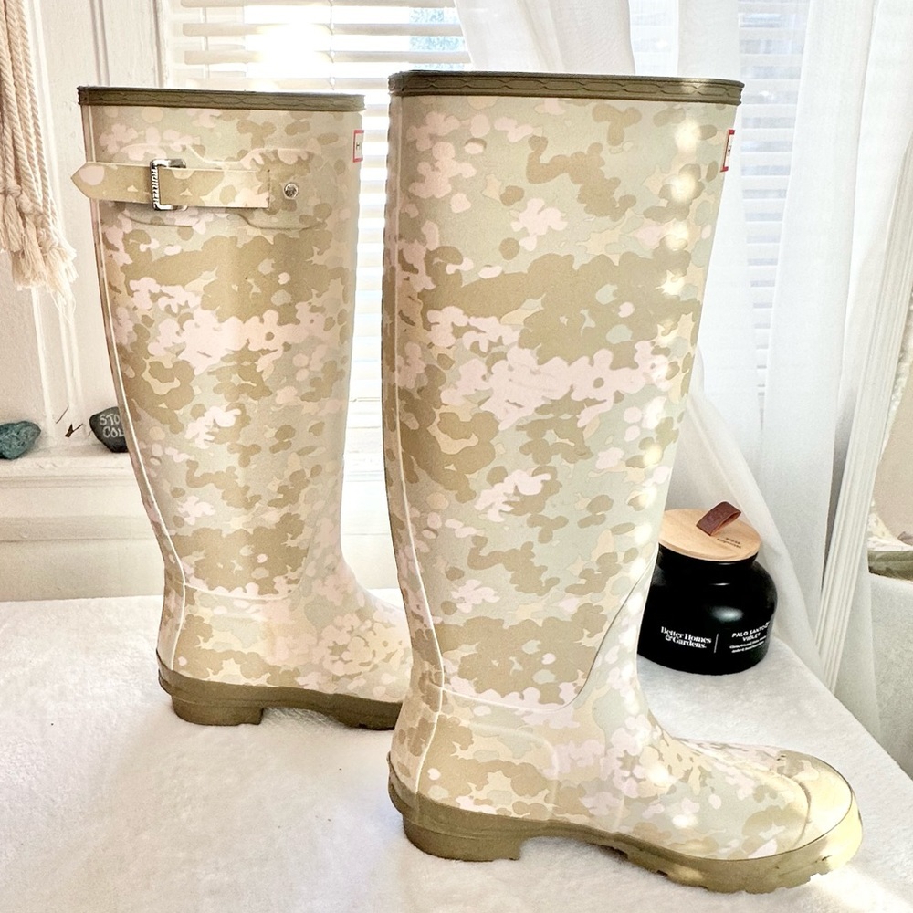 Hunter Boots Original Tall Flectarn Camouflage Rain Boot, Pale Sand Size 9 - Picture 4 of 5